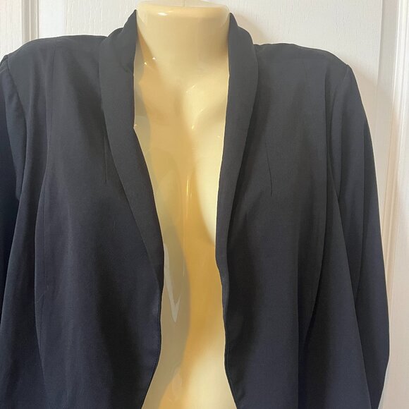 Torrid 0 Light Crepe Ruched Sleeve Blazer 12 - Picture 7 of 8
